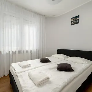 Jedności Narodowej By Renters Apartament Wrocław